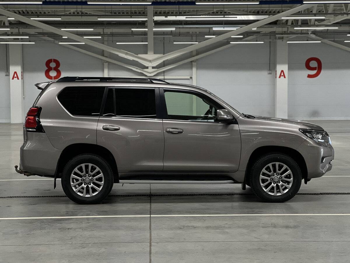 Toyota Land Cruiser Prado 2017 года с пробегом. Фото: #3