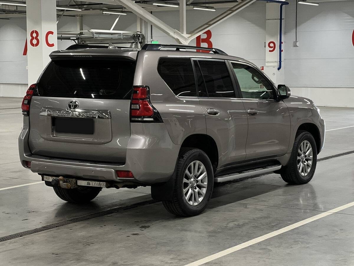 Toyota Land Cruiser Prado 2017 года с пробегом. Фото: #4