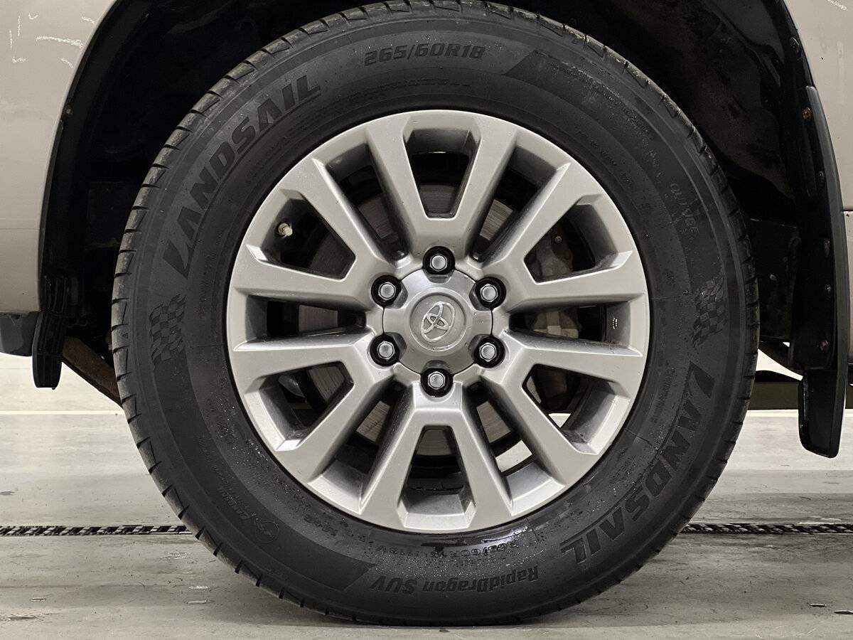 Toyota Land Cruiser Prado 2017 года с пробегом. Фото: #17