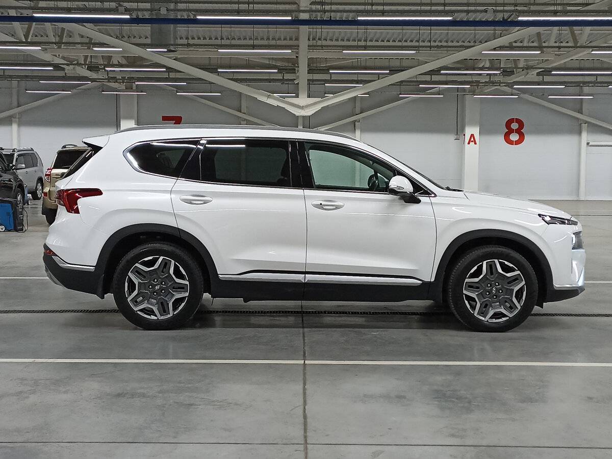 Hyundai Santa Fe 2021 года с пробегом. Фото: #3