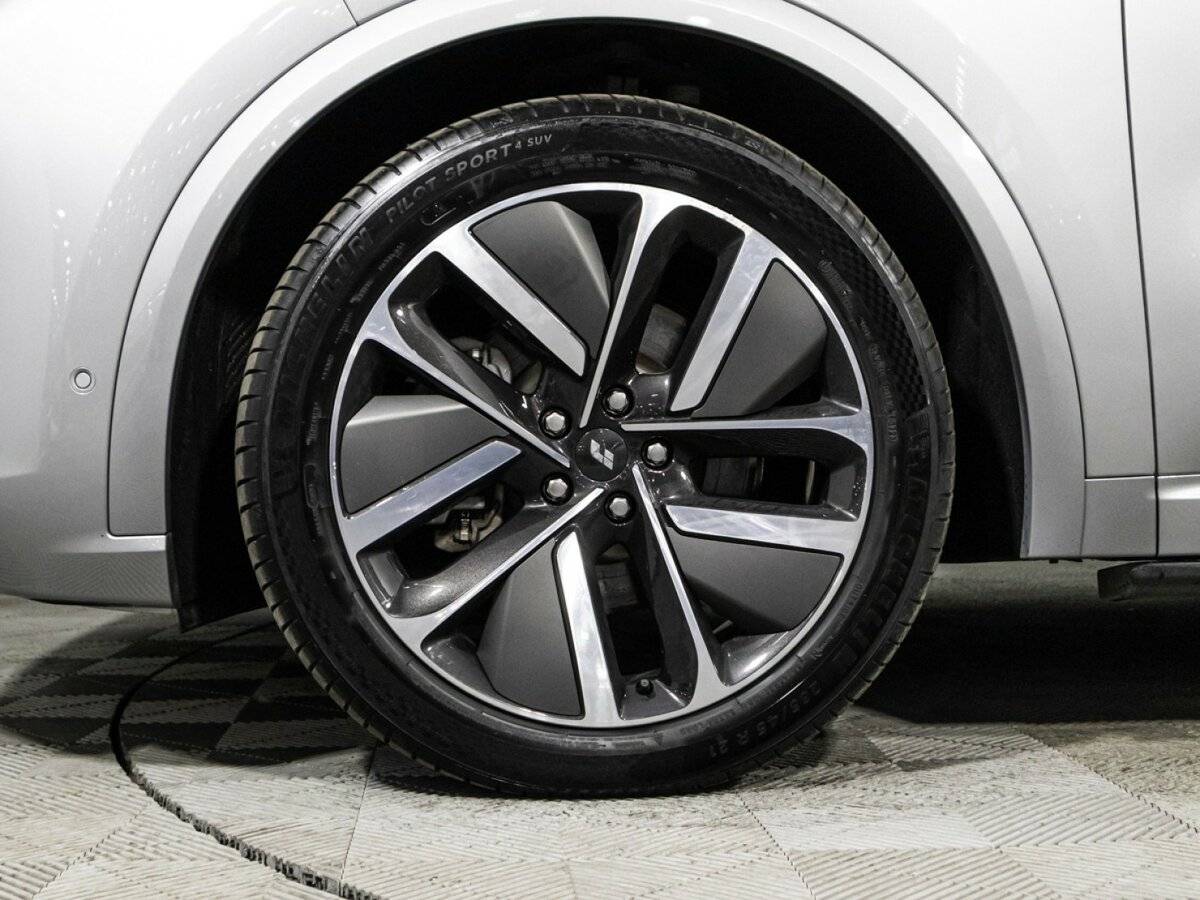 LiXiang L9 2023 года с пробегом. Фото: #34