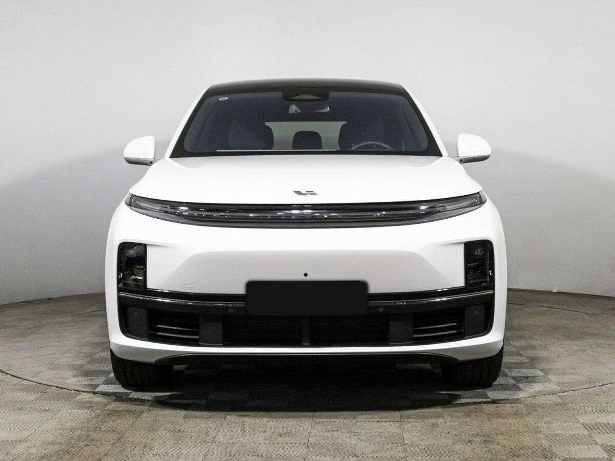 LiXiang L7 2024 года с пробегом. Фото: #1