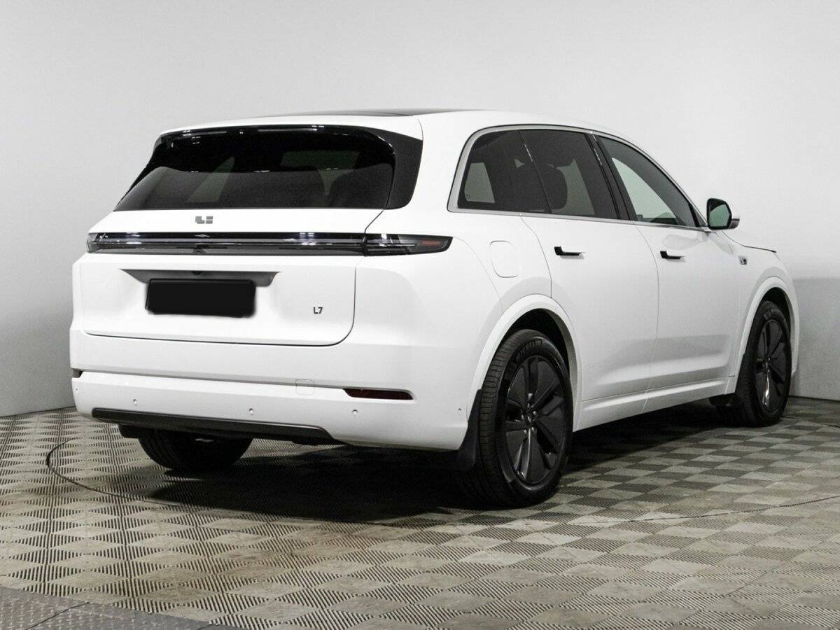 LiXiang L7 2024 года с пробегом. Фото: #4