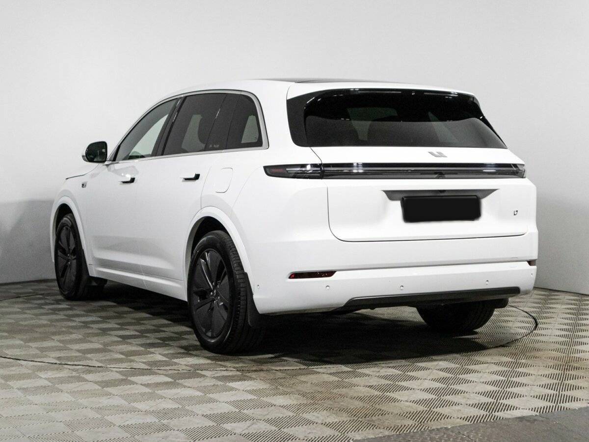 LiXiang L7 2024 года с пробегом. Фото: #6