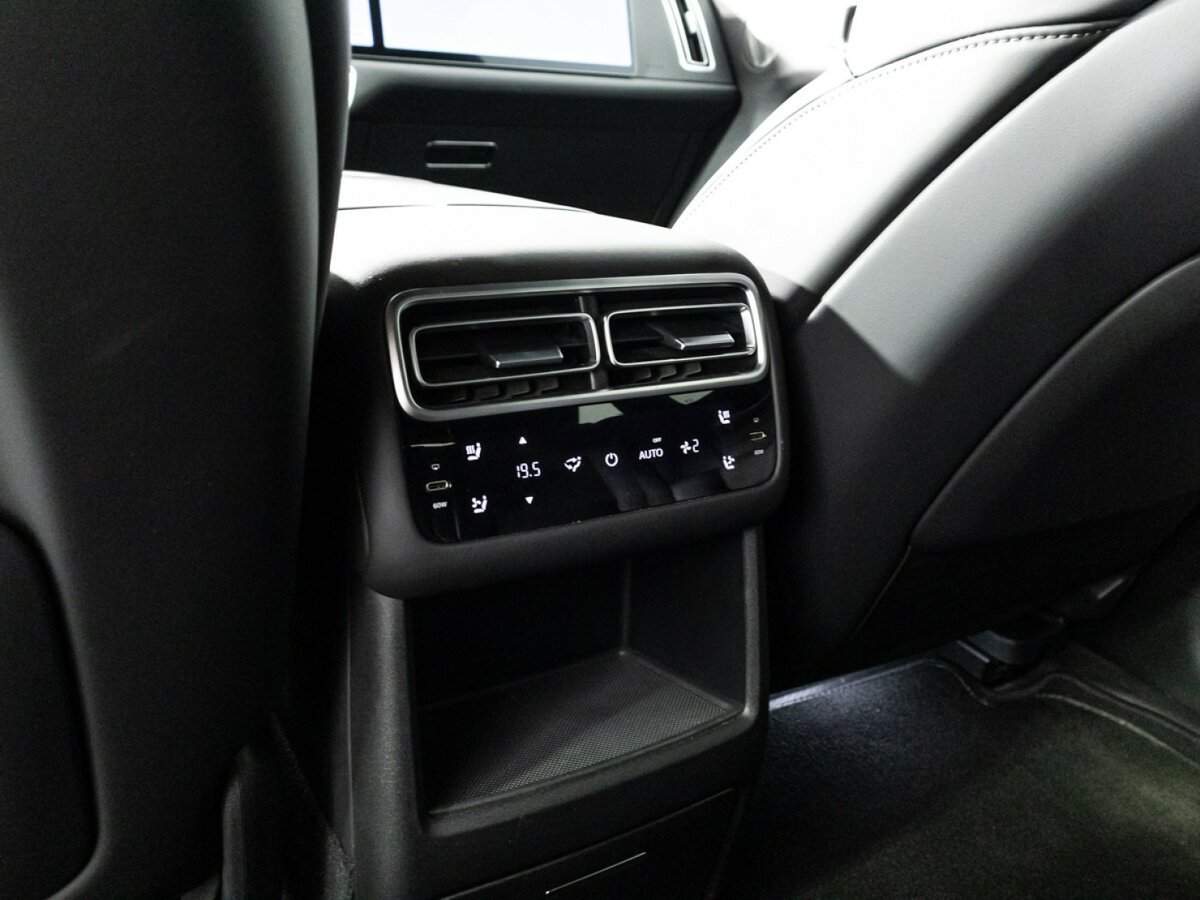 LiXiang L7 2024 года с пробегом. Фото: #19