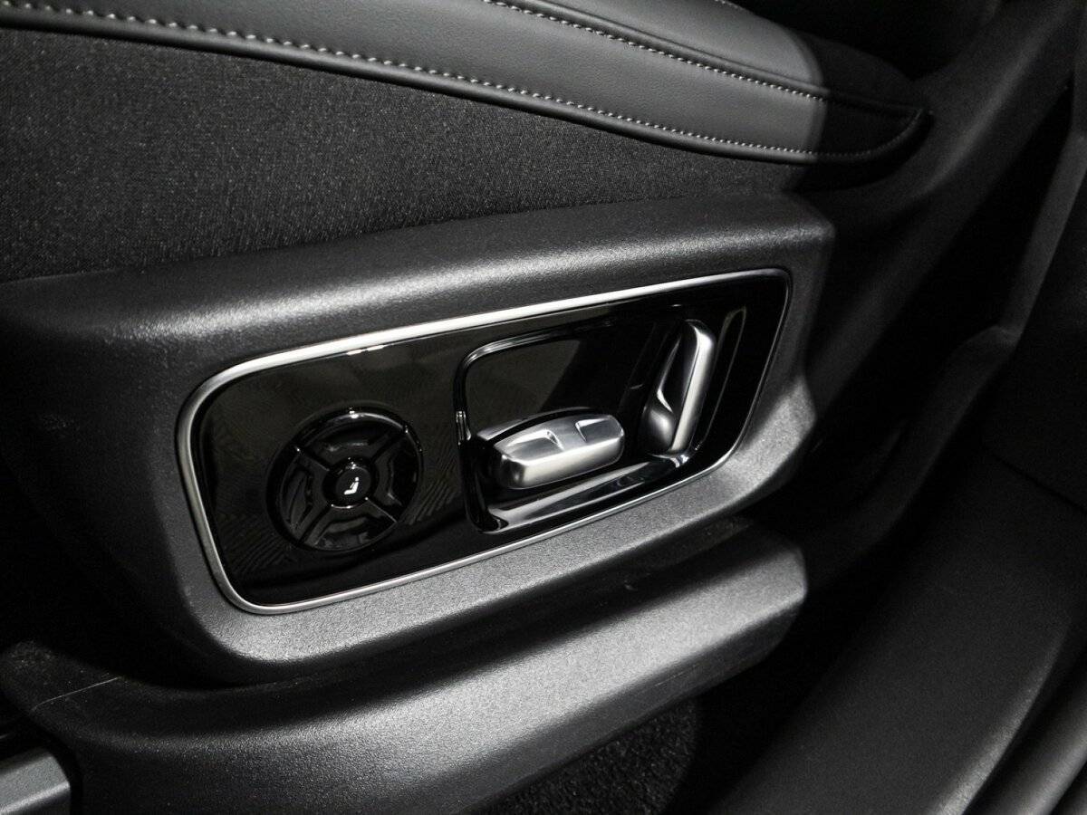 LiXiang L7 2024 года с пробегом. Фото: #22