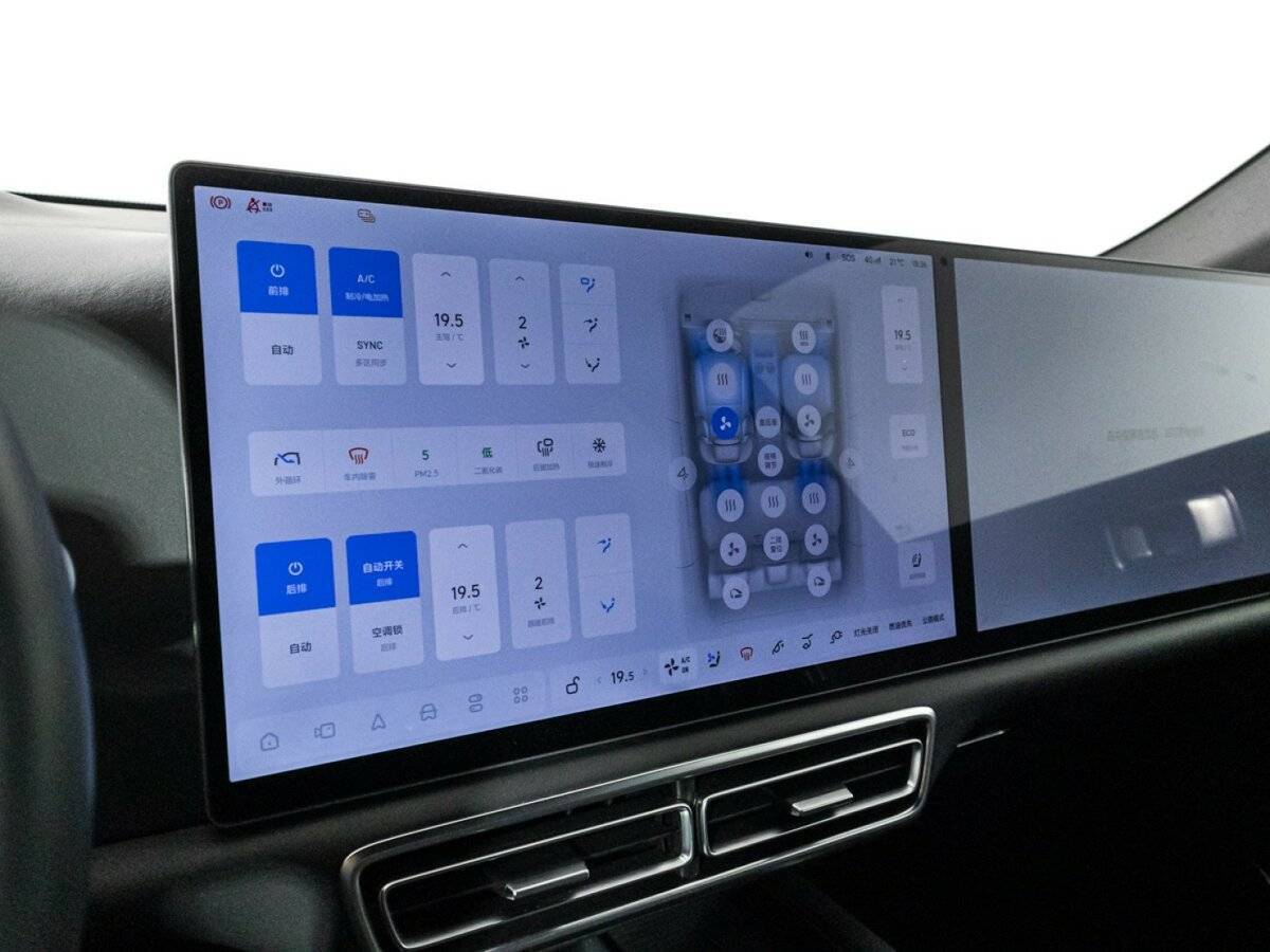 LiXiang L7 2024 года с пробегом. Фото: #24