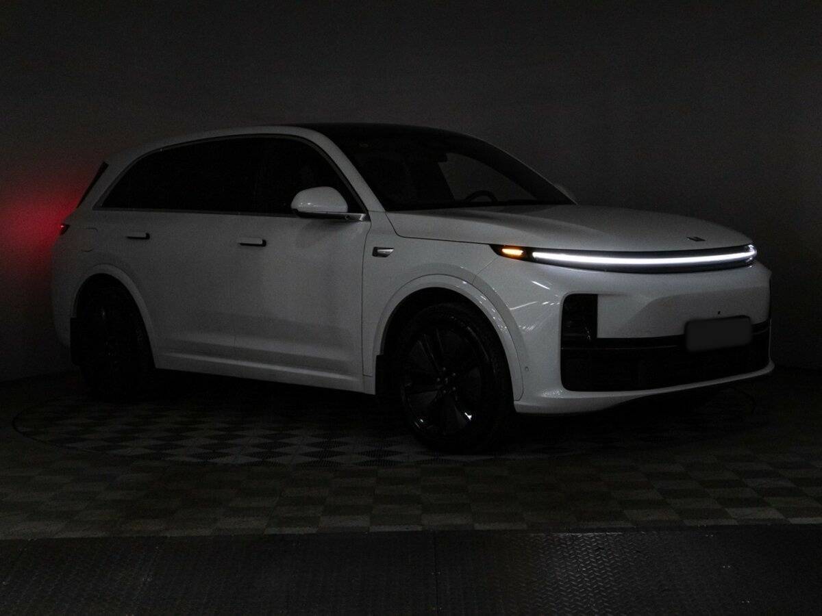 LiXiang L7 2024 года с пробегом. Фото: #29