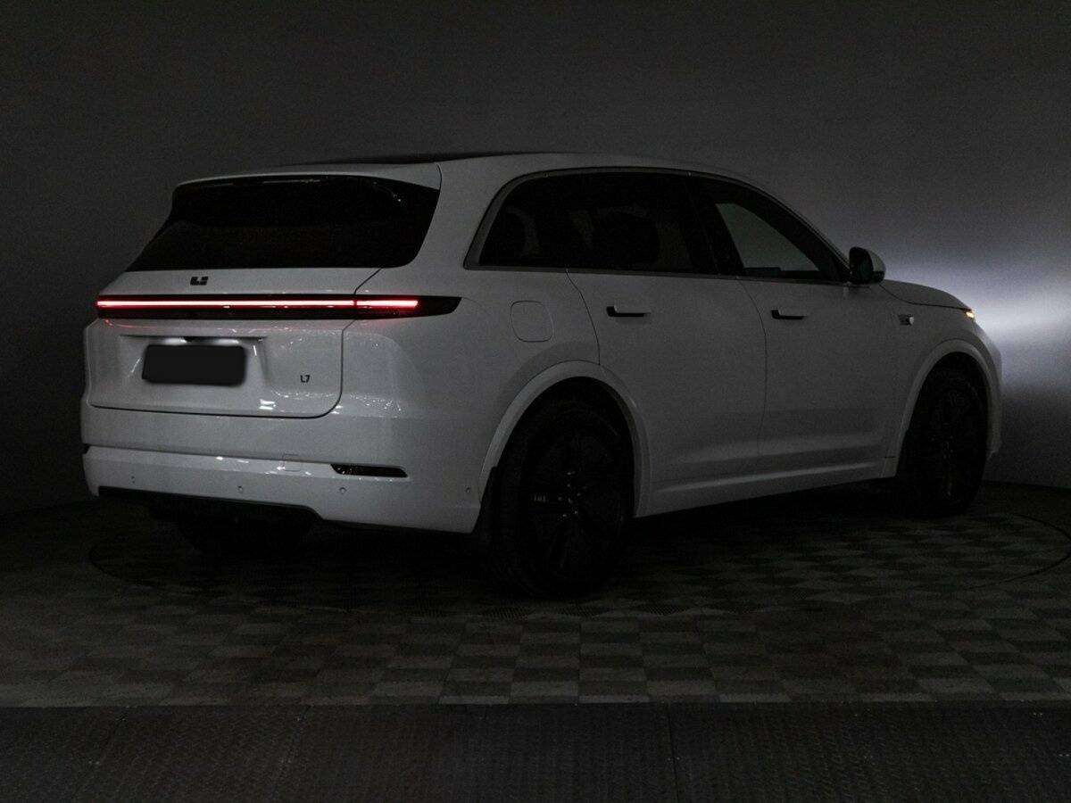 LiXiang L7 2024 года с пробегом. Фото: #32