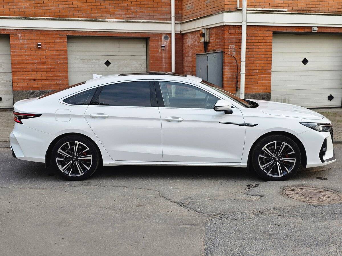 Chery Arrizo 8 2023 года с пробегом. Фото: #8