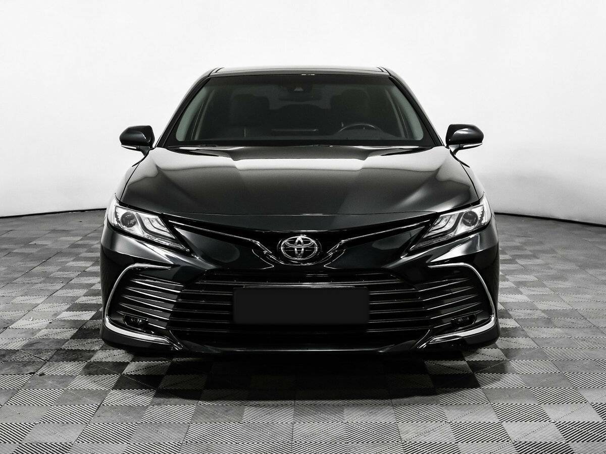 Toyota Camry 2023 года с пробегом. Фото: #1