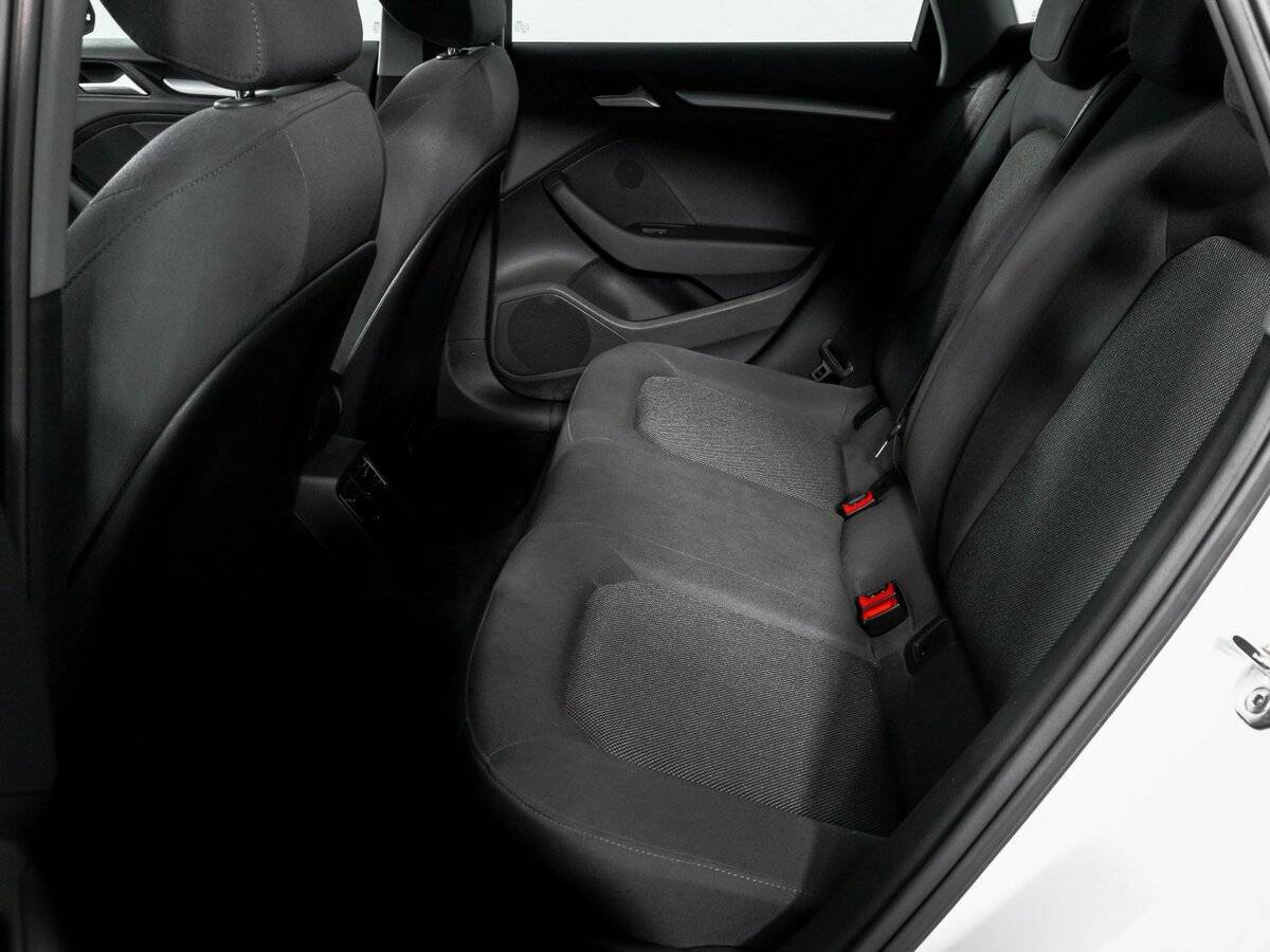 Audi A3 2017 года с пробегом. Фото: #9