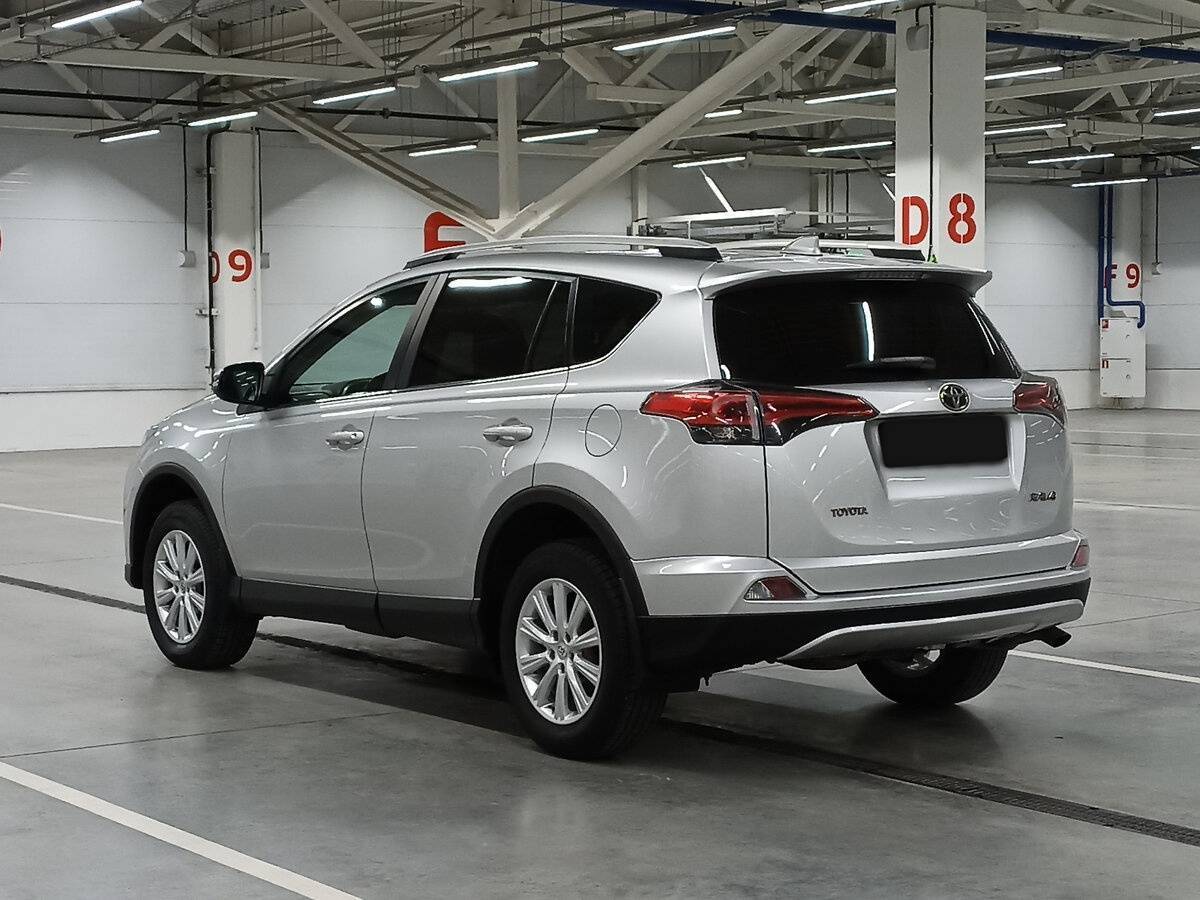 Toyota RAV4 2019 года с пробегом. Фото: #6