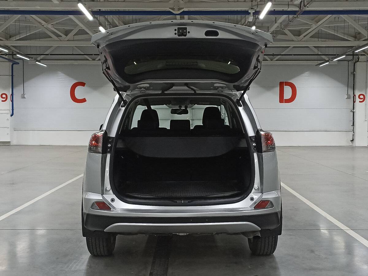 Toyota RAV4 2019 года с пробегом. Фото: #9