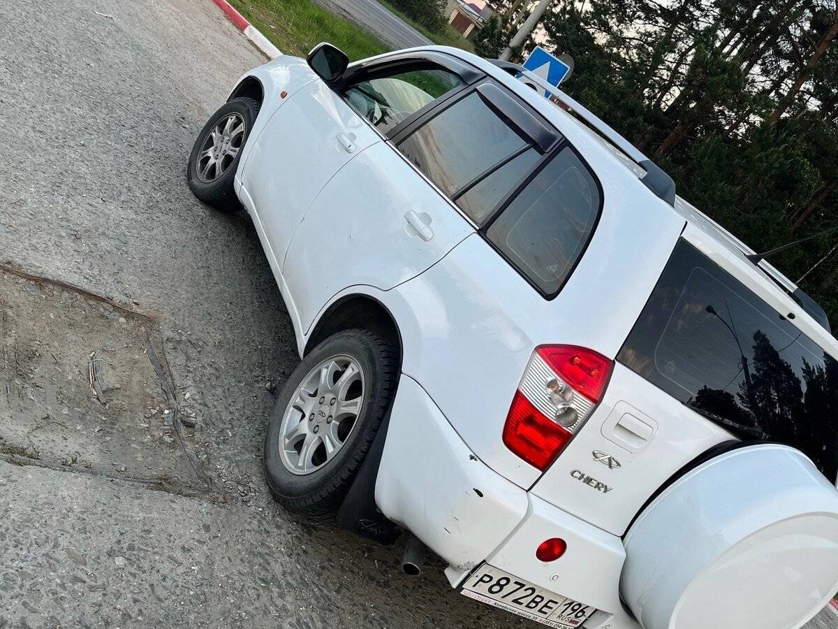 Chery Tiggo (T11) 2012 года с пробегом. Фото: #3