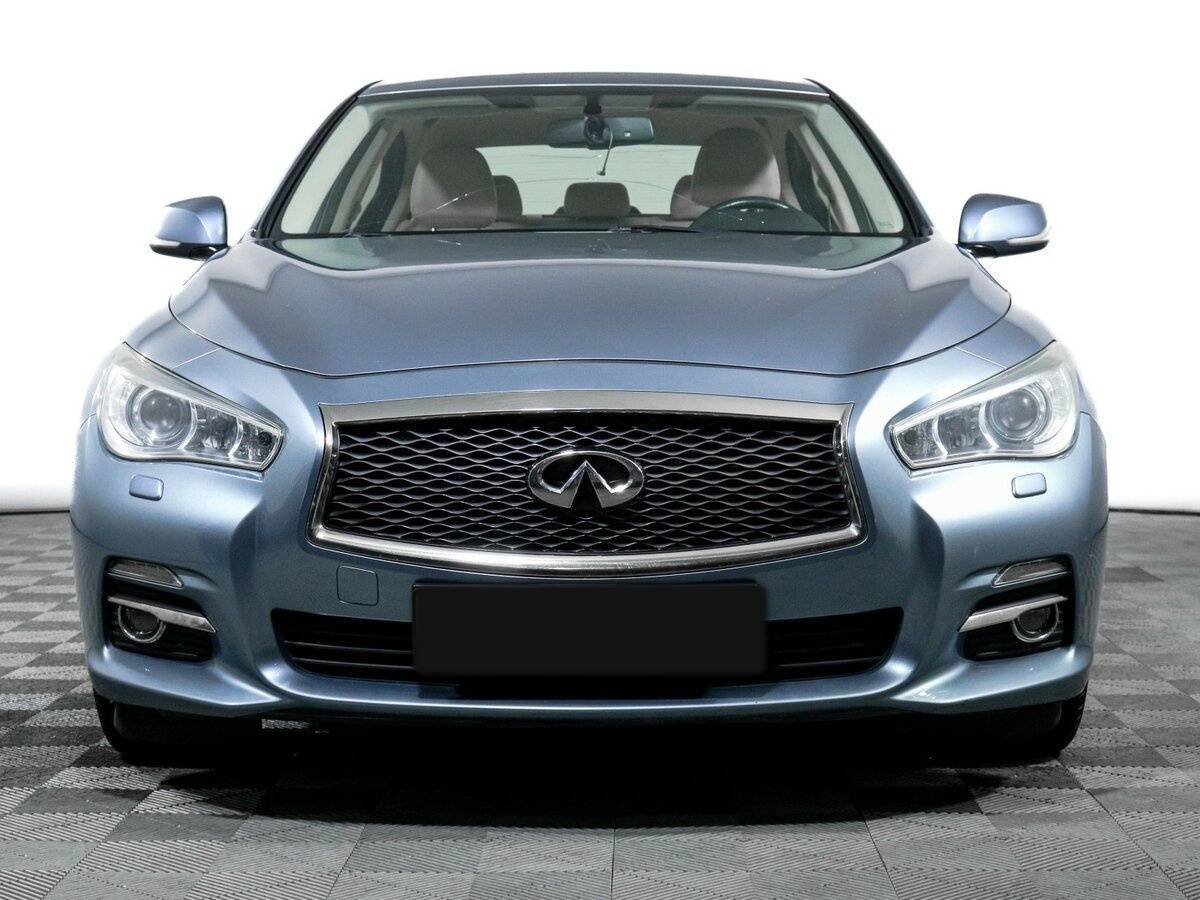 Infiniti Q50 2015 года с пробегом. Фото: #1