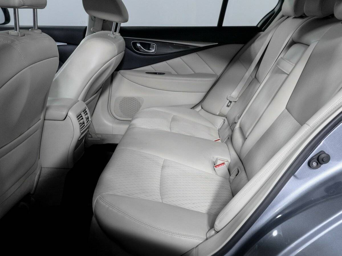 Infiniti Q50 2015 года с пробегом. Фото: #9