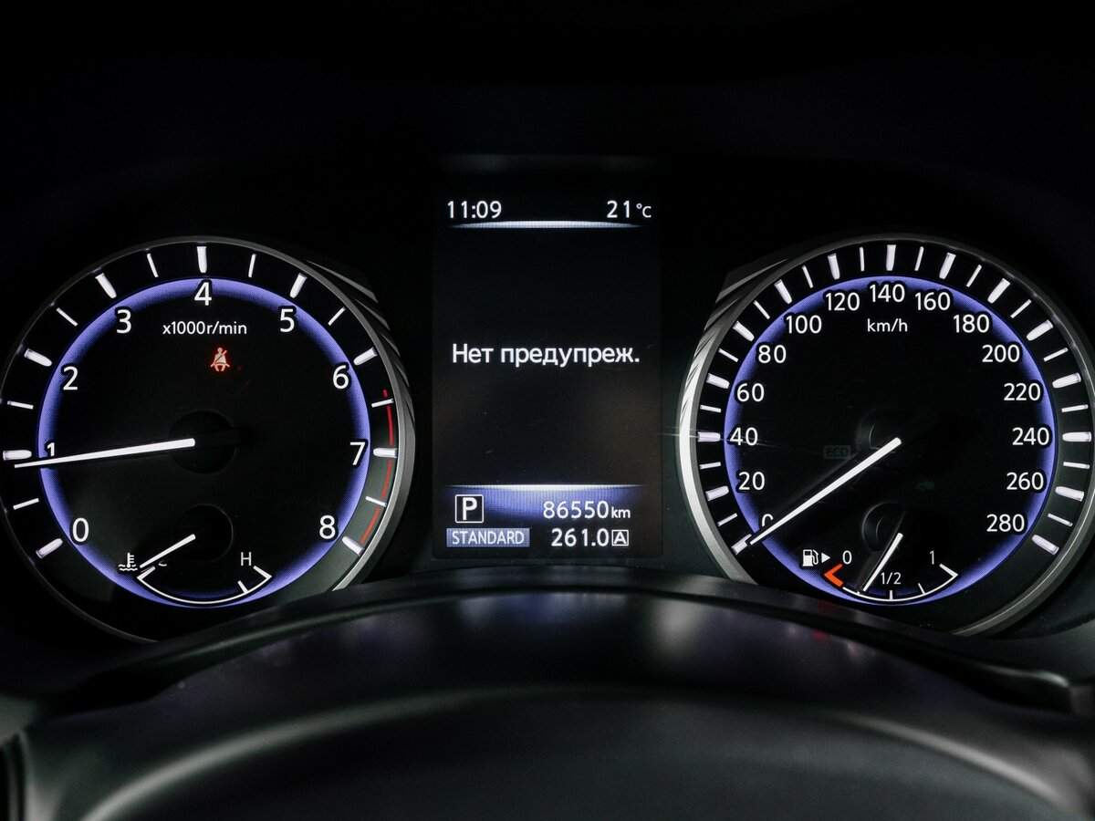 Infiniti Q50 2015 года с пробегом. Фото: #10