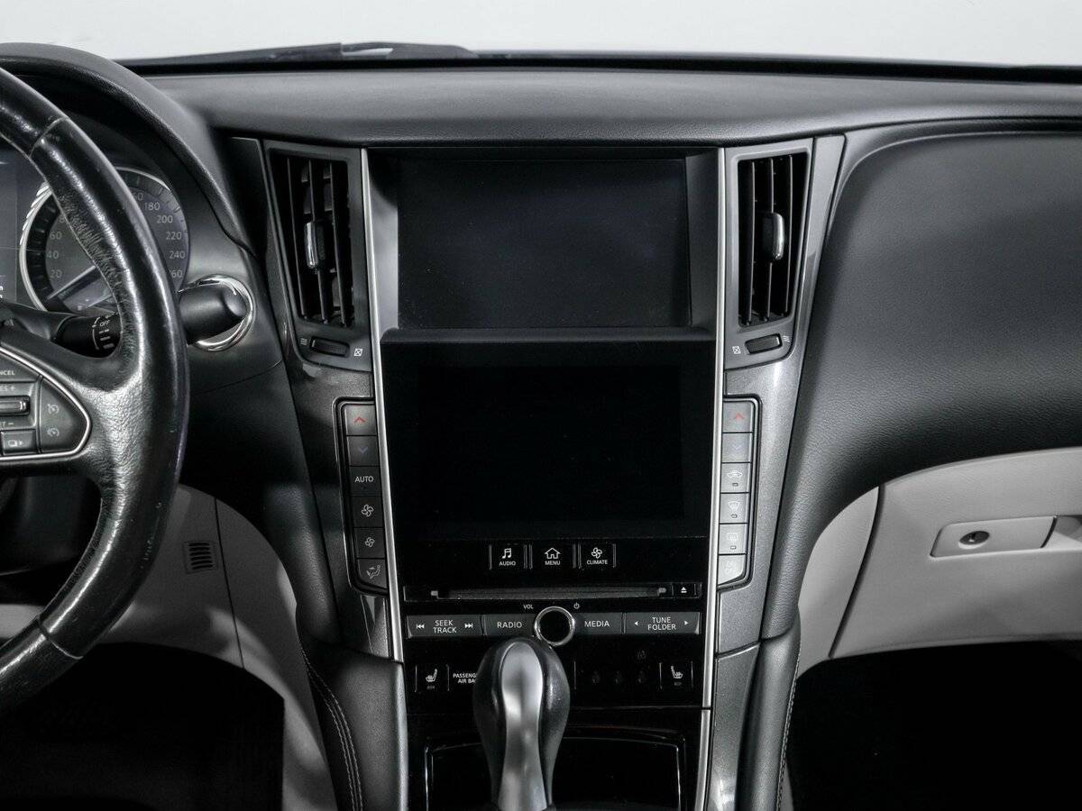 Infiniti Q50 2015 года с пробегом. Фото: #12