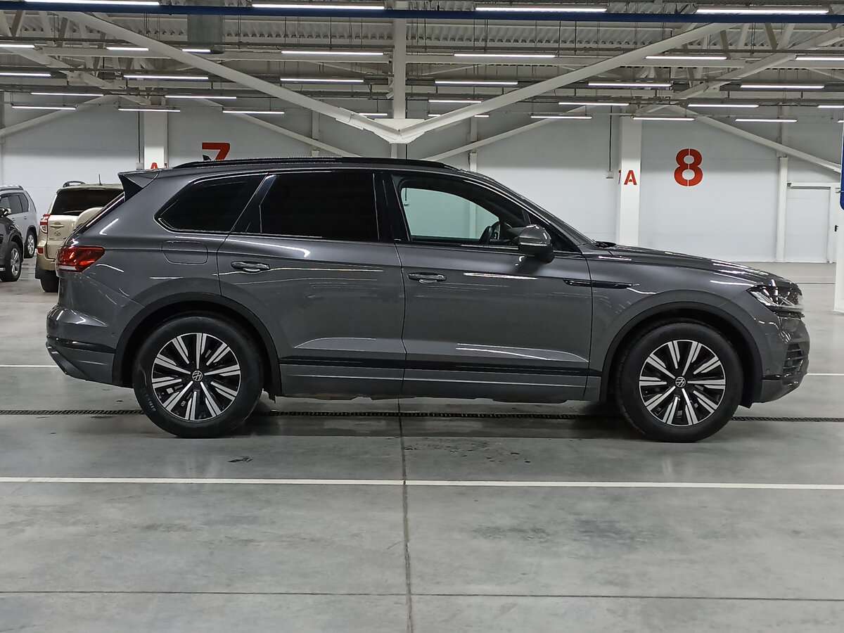 Volkswagen Touareg 2022 года с пробегом. Фото: #3