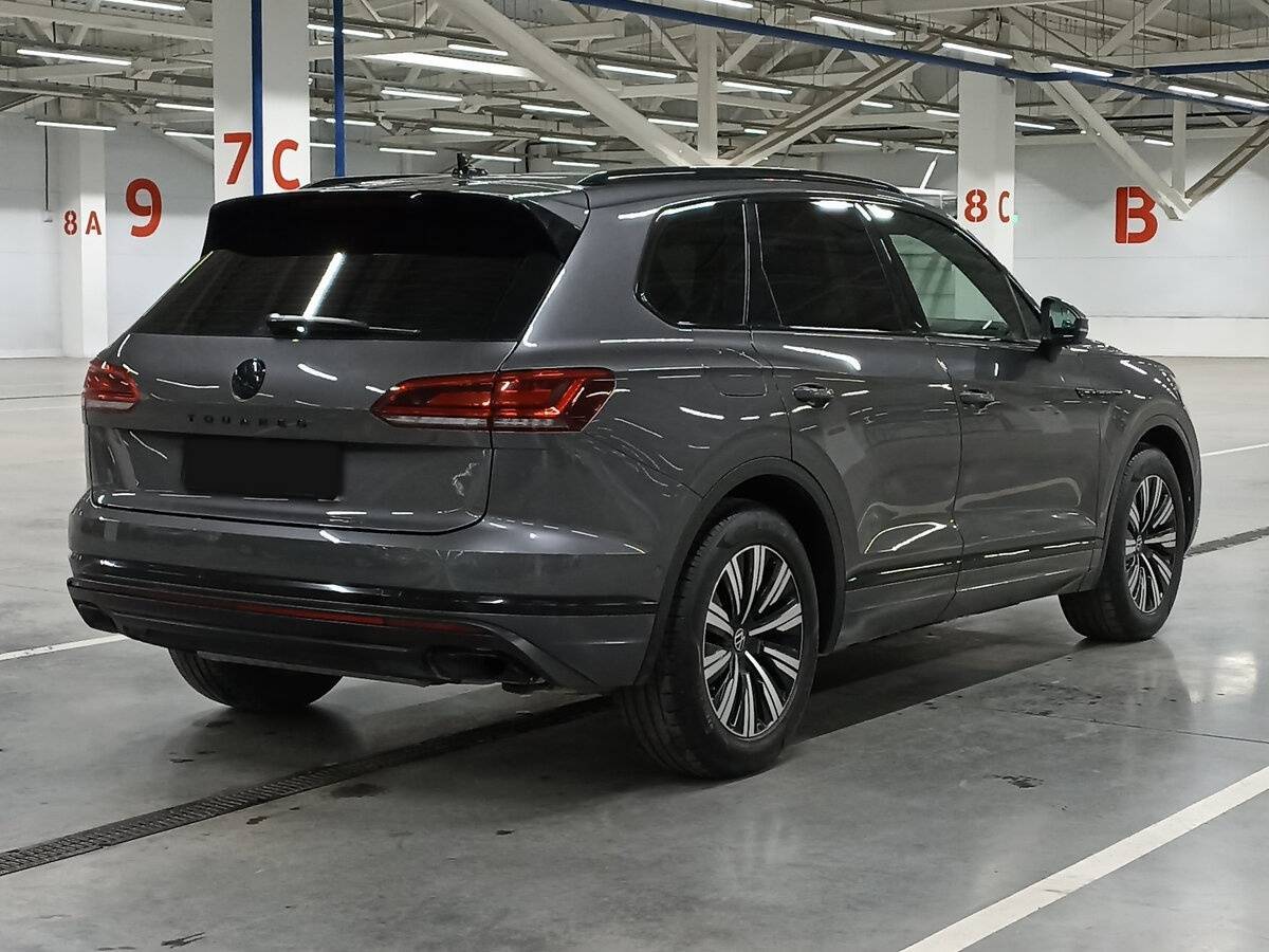 Volkswagen Touareg 2022 года с пробегом. Фото: #4