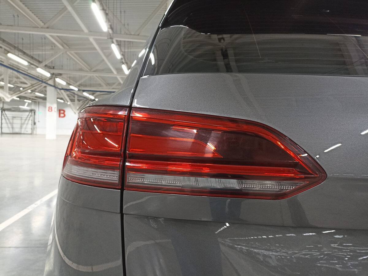 Volkswagen Touareg 2022 года с пробегом. Фото: #8