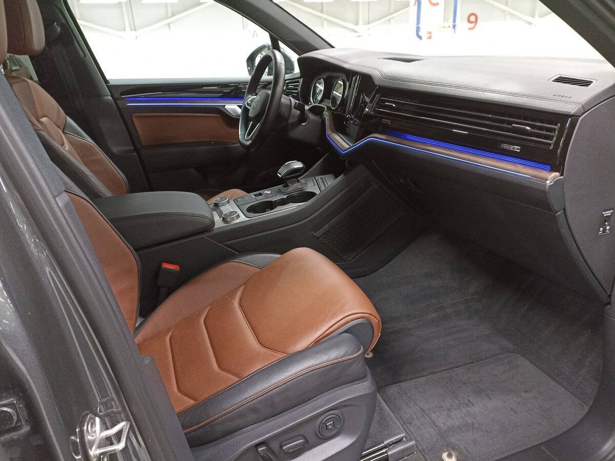 Volkswagen Touareg 2022 года с пробегом. Фото: #10