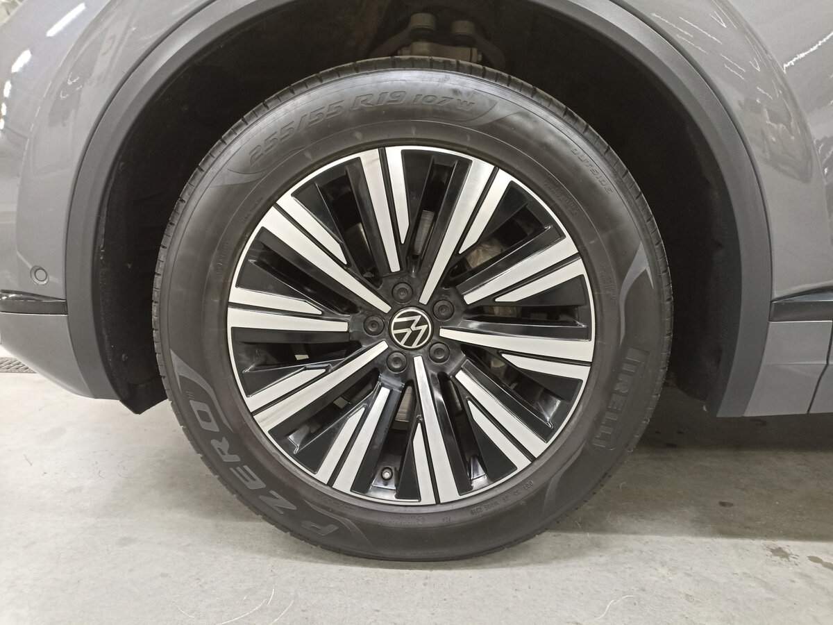 Volkswagen Touareg 2022 года с пробегом. Фото: #17