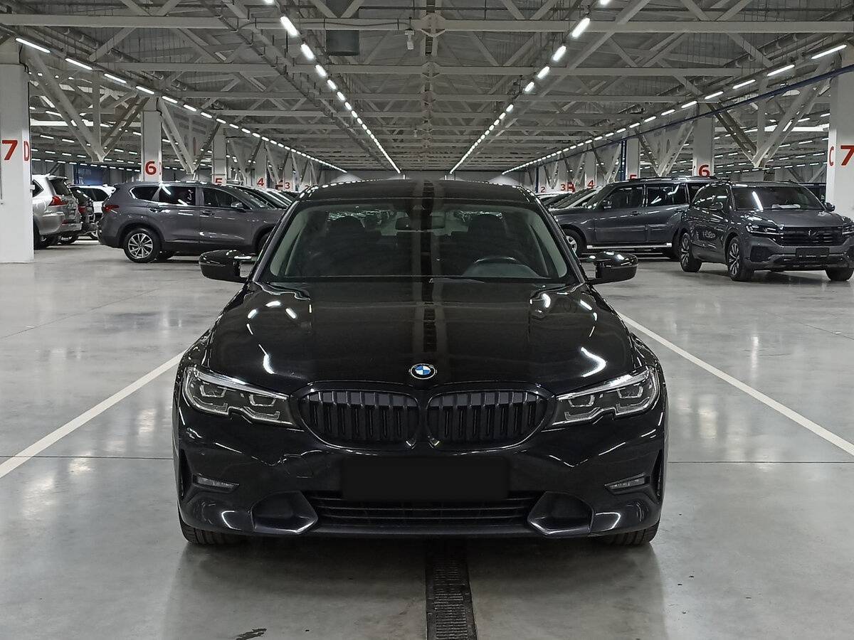 BMW 3 серии 2019 года с пробегом. Фото: #1