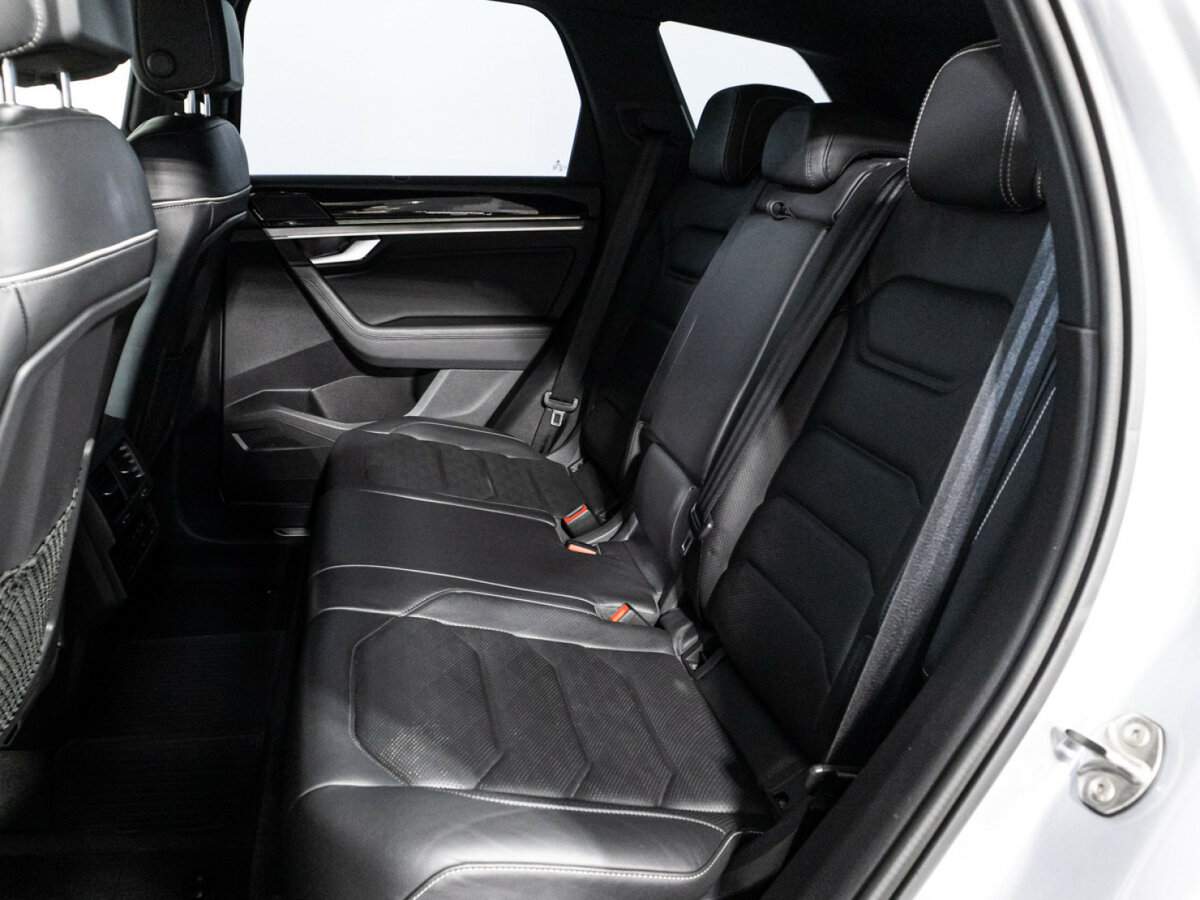 Volkswagen Touareg 2018 года с пробегом. Фото: #9