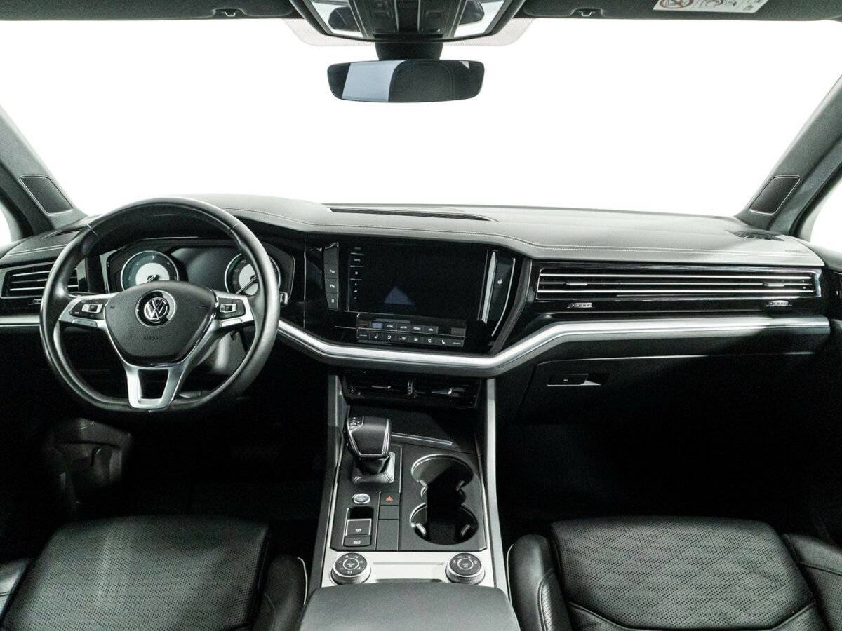 Volkswagen Touareg 2018 года с пробегом. Фото: #12