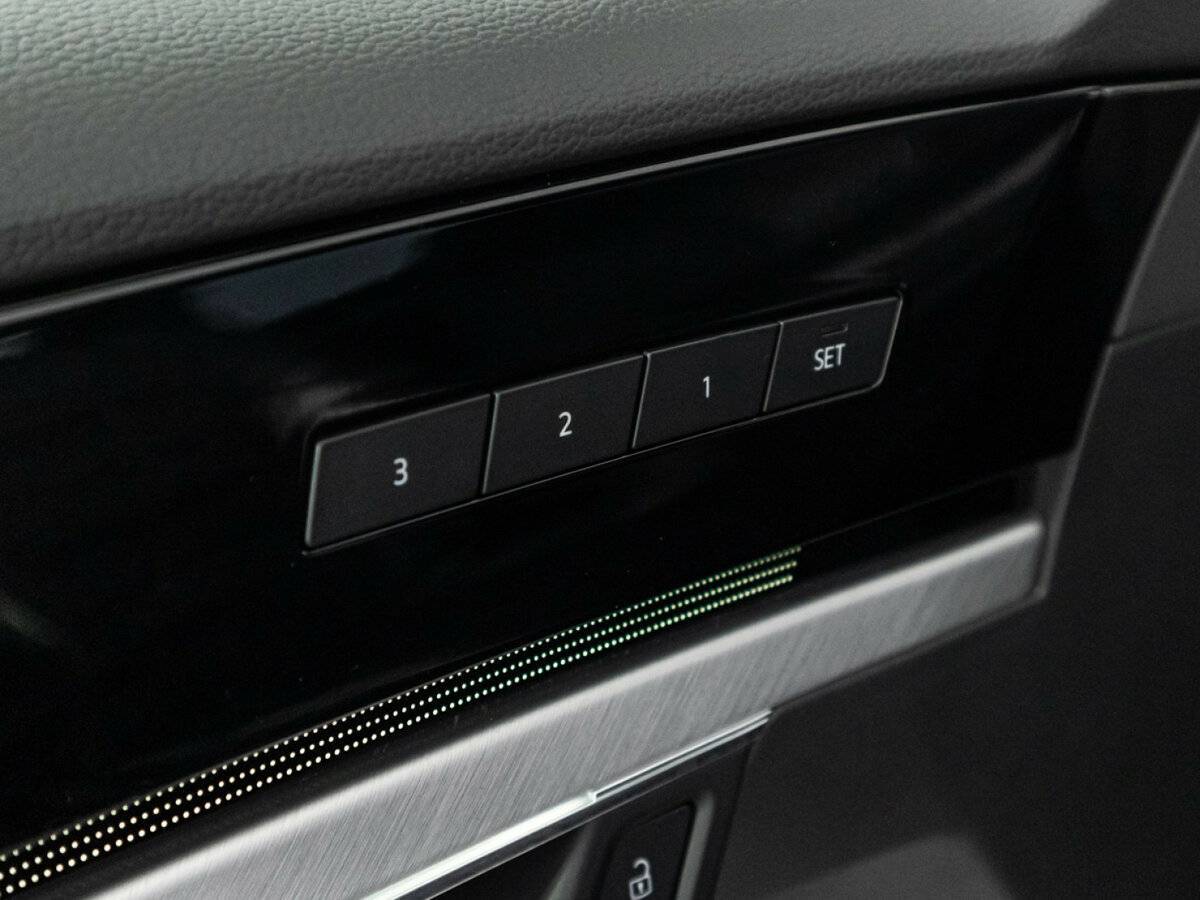 Volkswagen Touareg 2018 года с пробегом. Фото: #18