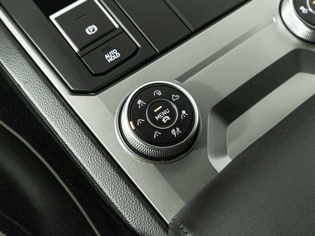 Volkswagen Touareg 2018 года с пробегом. Фото: #20