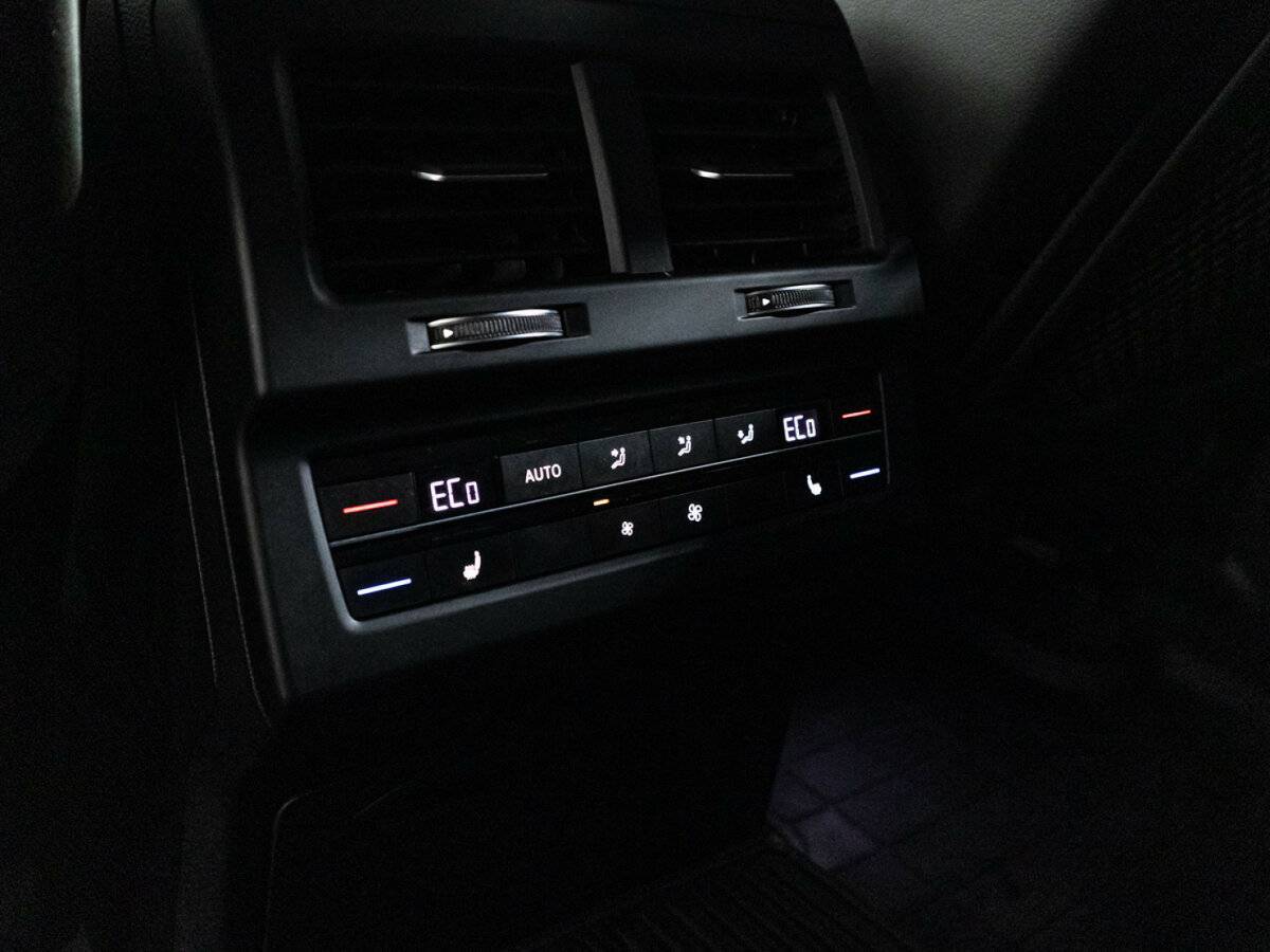 Volkswagen Touareg 2018 года с пробегом. Фото: #24