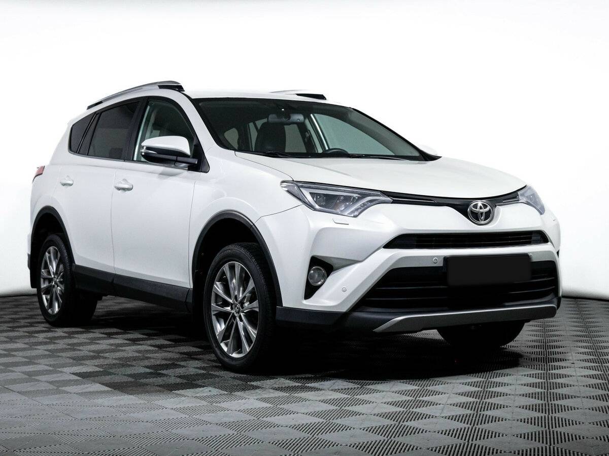 Toyota RAV4 2018 года с пробегом. Фото: #2
