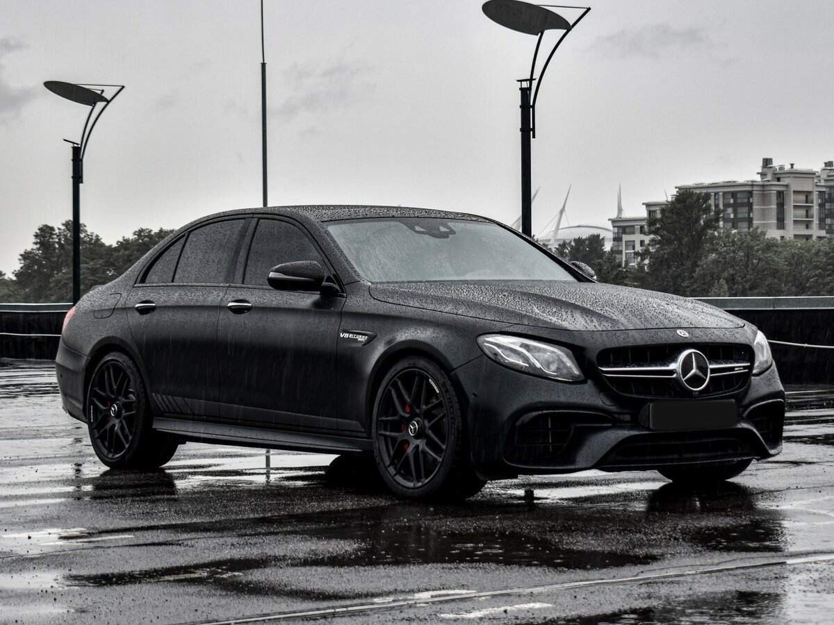 Mercedes-Benz E-Класс AMG 2017 года с пробегом. Фото: #2