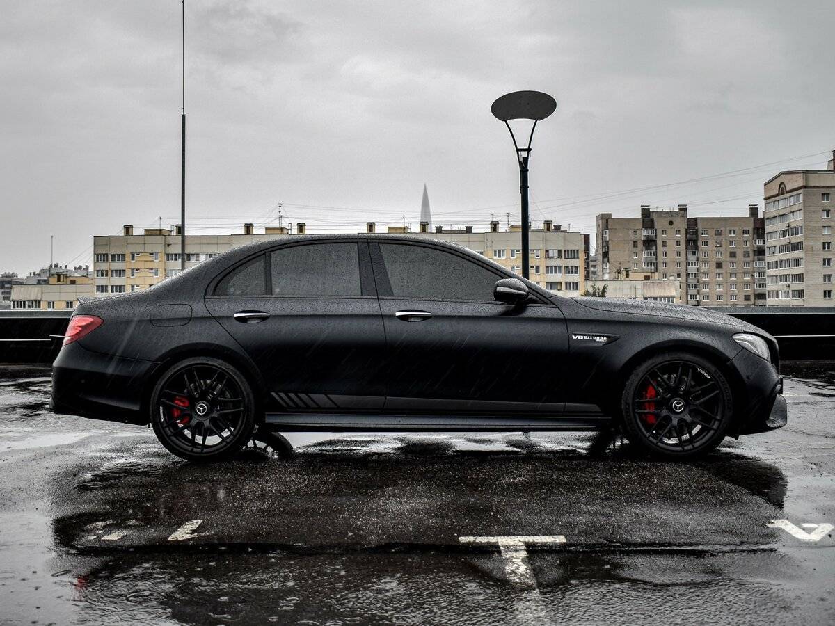 Mercedes-Benz E-Класс AMG 2017 года с пробегом. Фото: #3