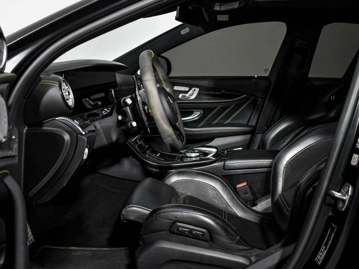 Mercedes-Benz E-Класс AMG 2017 года с пробегом. Фото: #10