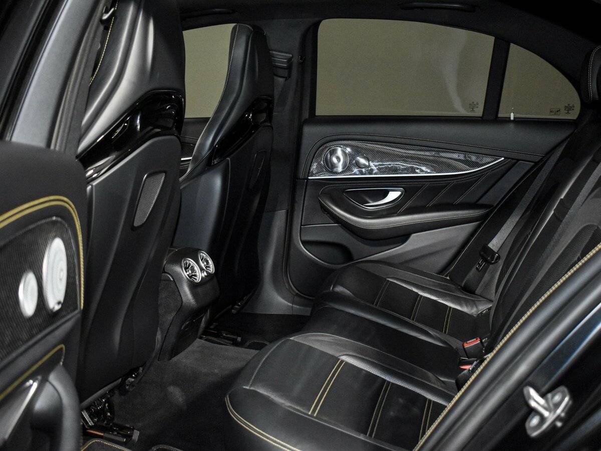 Mercedes-Benz E-Класс AMG 2017 года с пробегом. Фото: #13