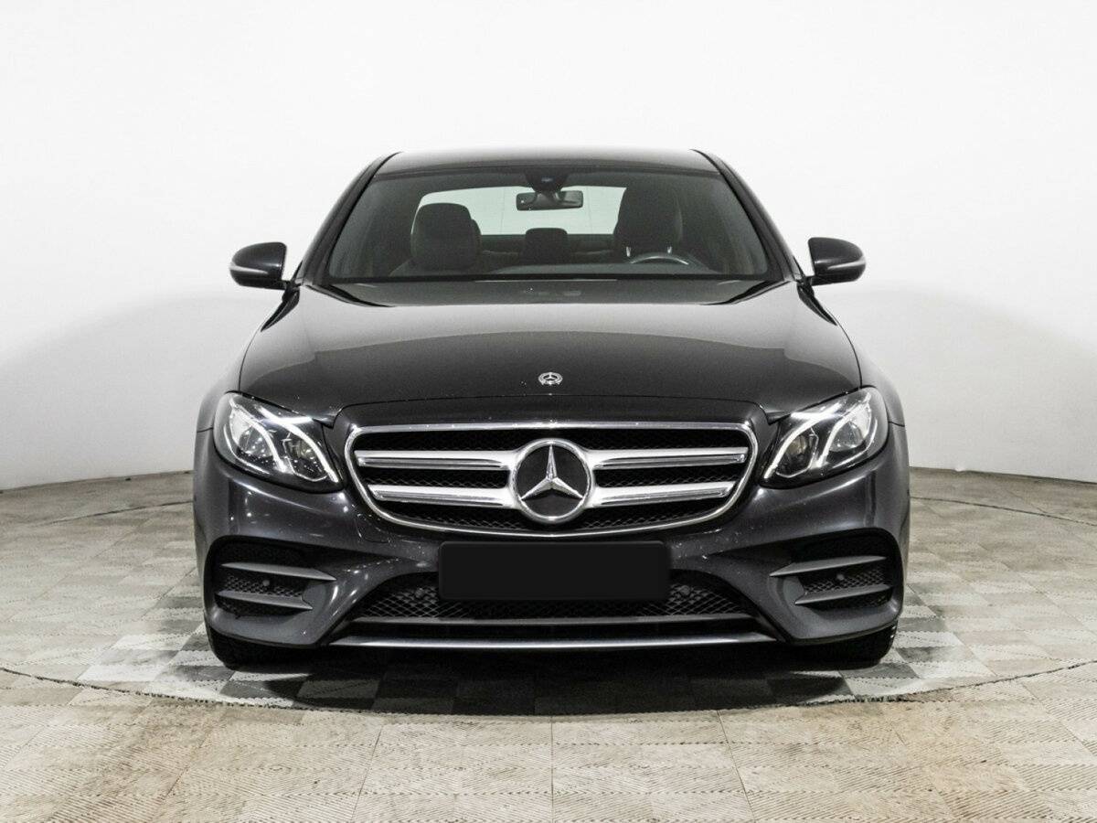 Mercedes-Benz E-Класс 2019 года с пробегом. Фото: #1