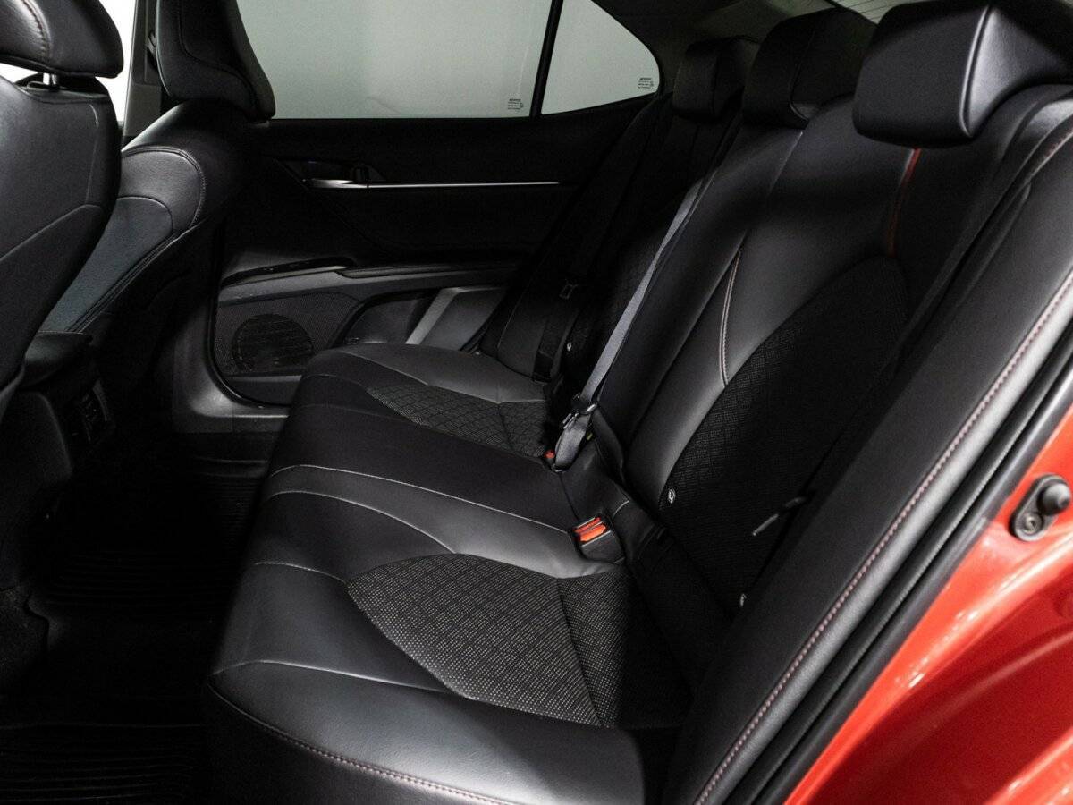 Toyota Camry 2021 года с пробегом. Фото: #9