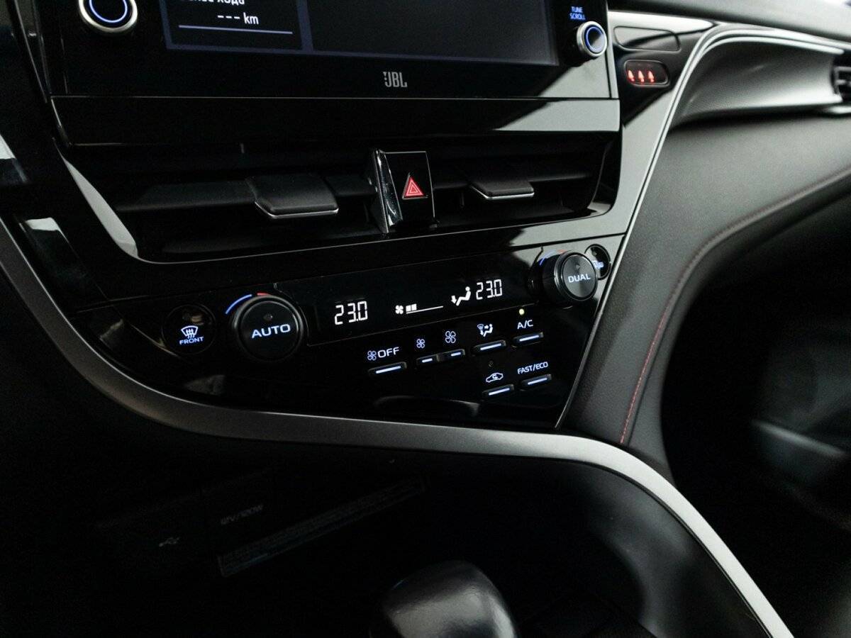 Toyota Camry 2021 года с пробегом. Фото: #17