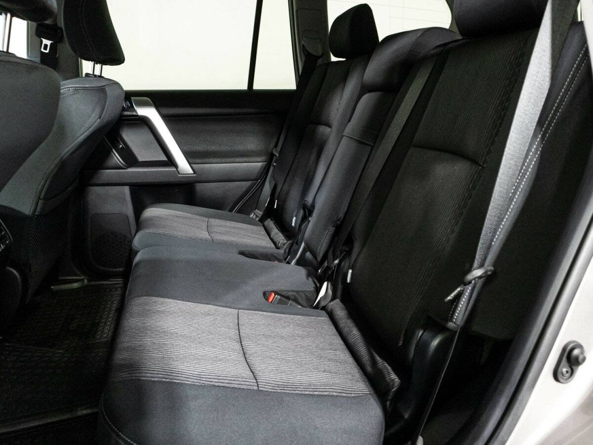 Toyota Land Cruiser Prado 2020 года с пробегом. Фото: #9