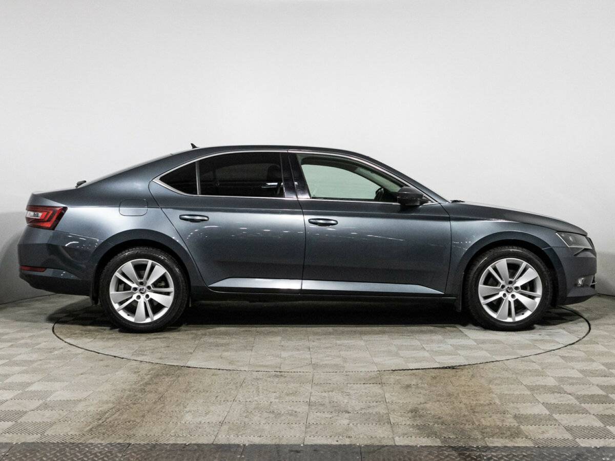 Skoda Superb 2018 года с пробегом. Фото: #3