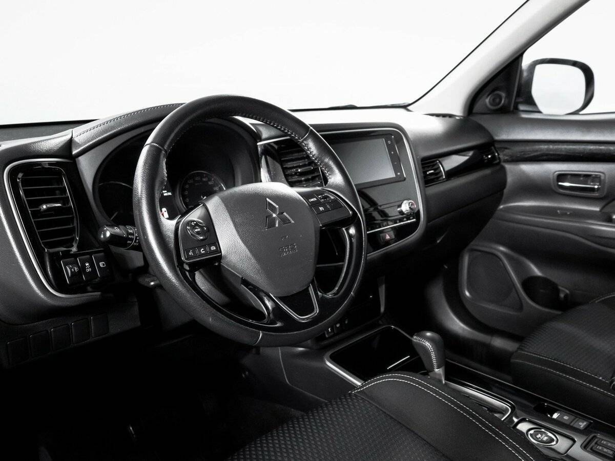 Mitsubishi Outlander 2021 года с пробегом. Фото: #13