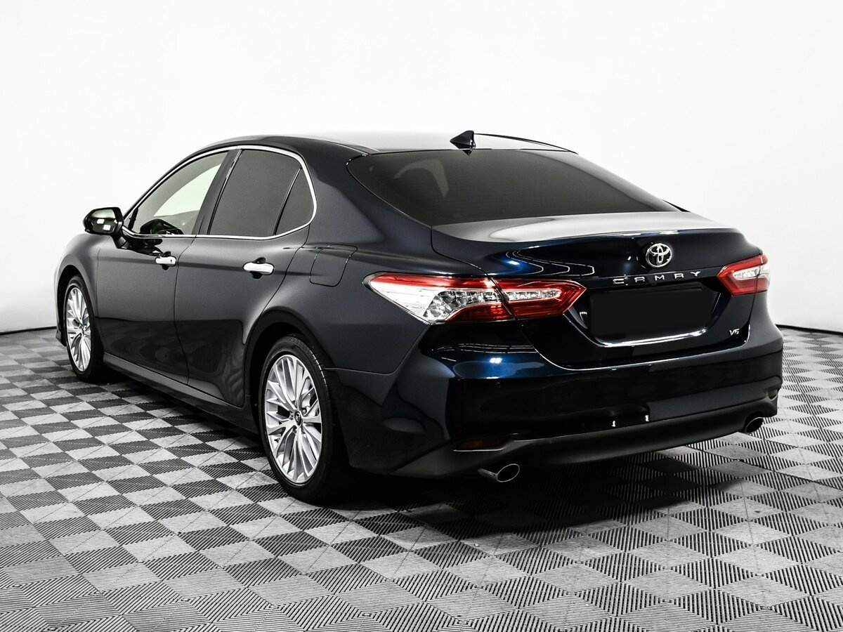 Toyota Camry 2018 года с пробегом. Фото: #6