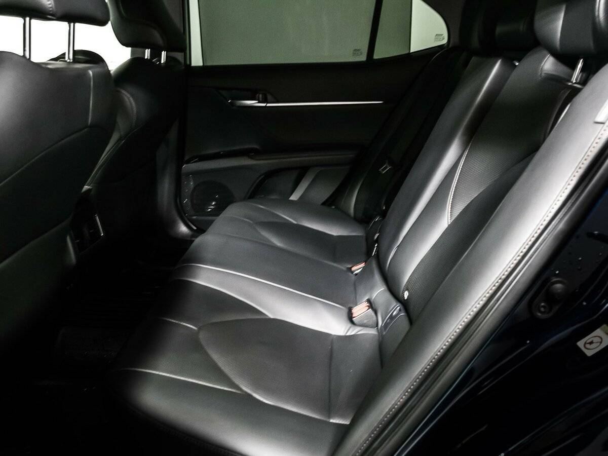 Toyota Camry 2018 года с пробегом. Фото: #11