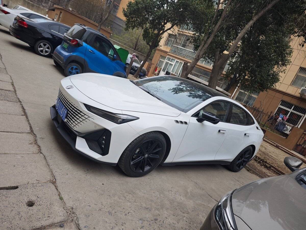 Changan UNI-V 2022 года с пробегом. Фото: #3