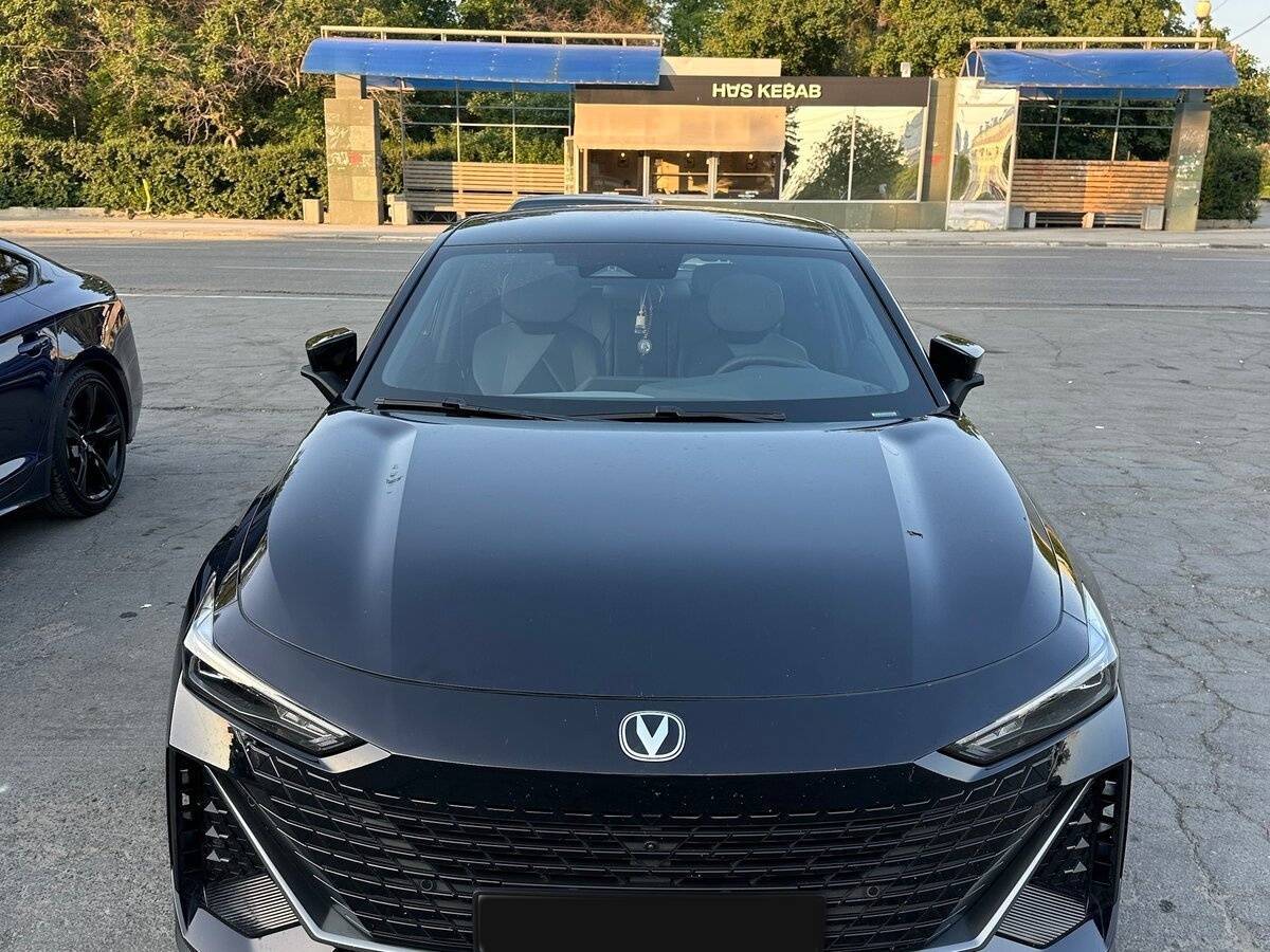 Changan UNI-V 2023 года с пробегом. Фото: #1