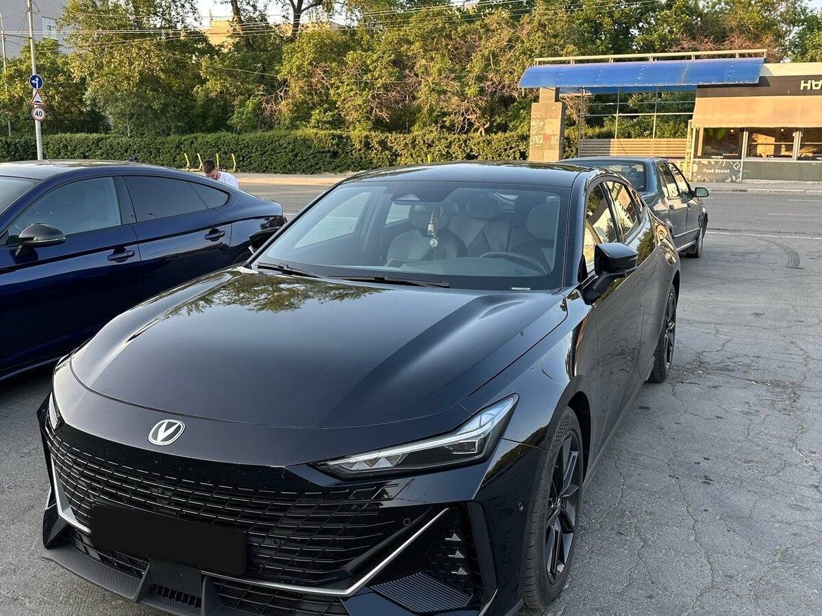 Changan UNI-V 2023 года с пробегом. Фото: #2